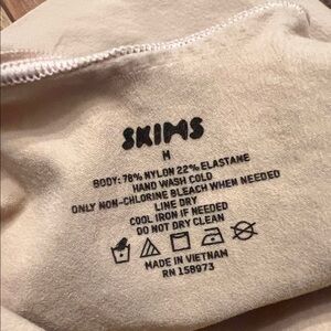SKIMS Beige everyday sculpt Apparel